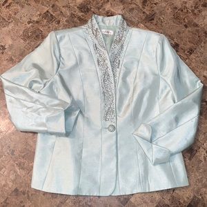 Beautiful 3 pce skirt suit by Tradition, size 12P